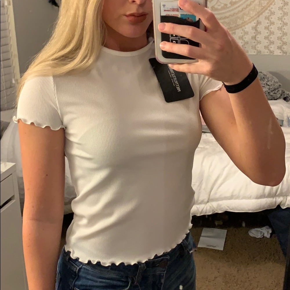 PrettyLittleThing White Rib Frill T Shirt